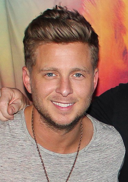 420px-RyanTedderphotocall_(cropped)